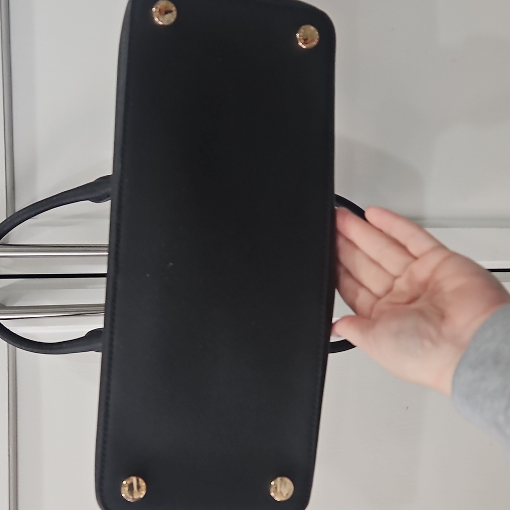 New MICHAEL Michael Kors Cindy Medium Saffiano Leather Dome Satchel Black - Picture 7 of 7